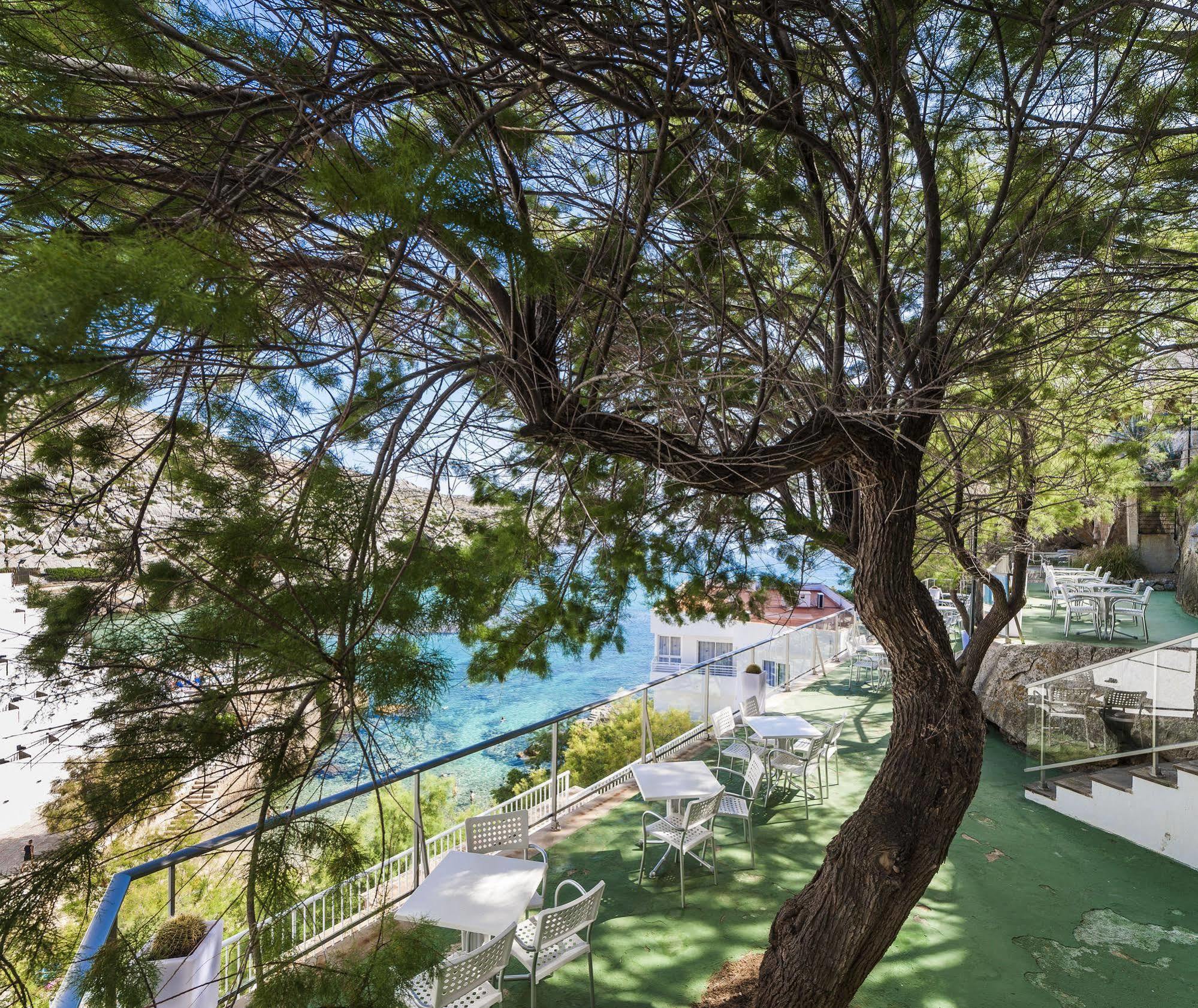 Globales Simar Hotel Cala de Sant Vicenc Exterior foto