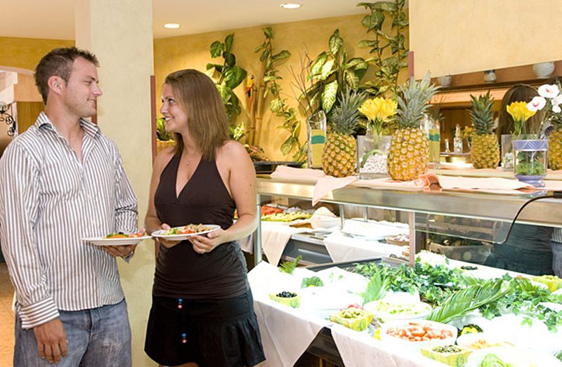 Globales Simar Hotel Cala de Sant Vicenc Restaurante foto